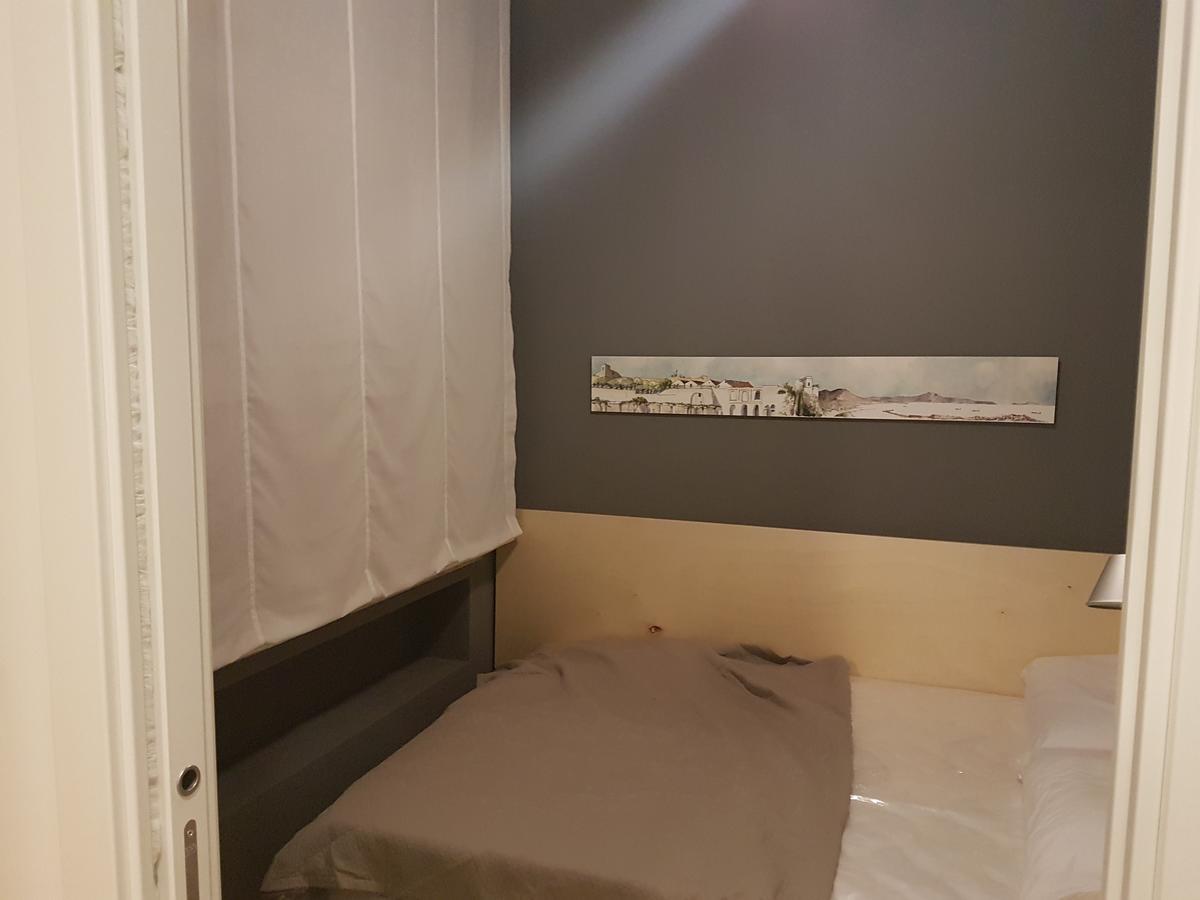 مبيت وإفطار نابولي Le Stanze Di Piazza Dei Martiri المظهر الخارجي الصورة