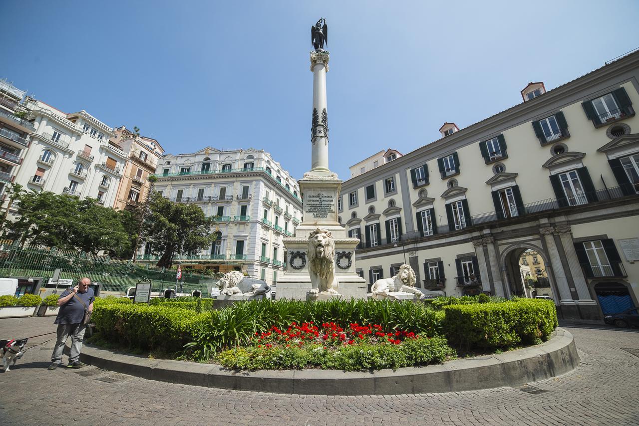 مبيت وإفطار نابولي Le Stanze Di Piazza Dei Martiri المظهر الخارجي الصورة